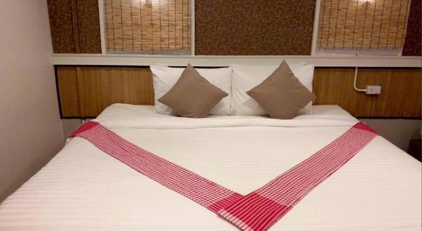 Thousand-Ten Thousand Hotel Bangkok Ngoại thất bức ảnh